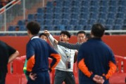 乐鱼体育-郑智禁赛6场，6连平的西海岸会再陷困境吗？|中超|中足联|上海申花足球俱乐部|青岛西海岸|山东泰山_新浪体育_新浪新闻